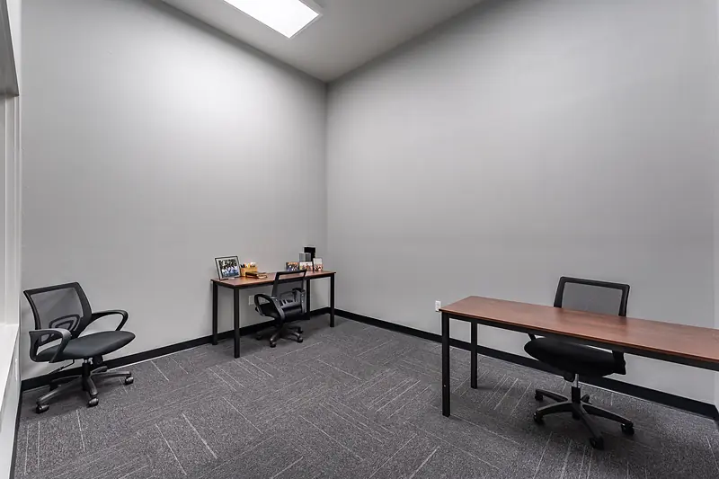 Suite 131: two-desk office