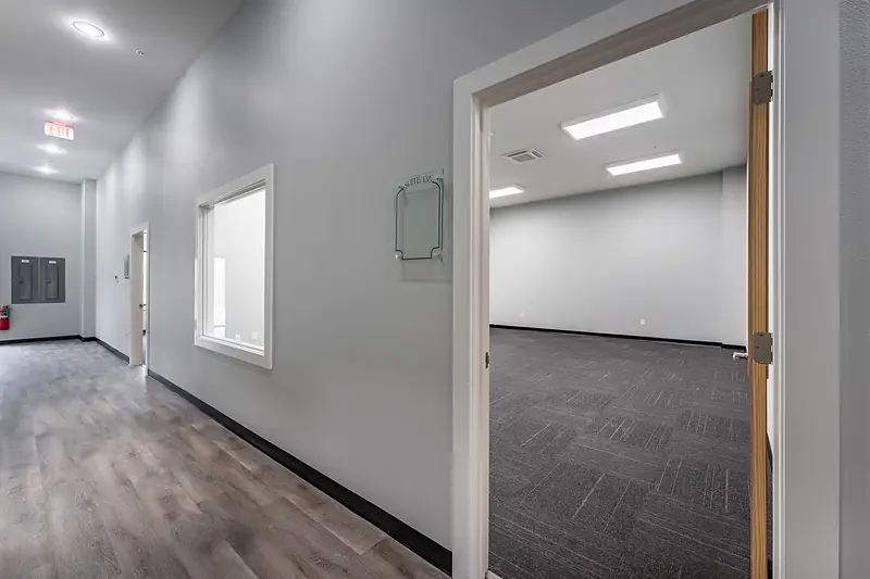 Suite 135: entry from the main hall