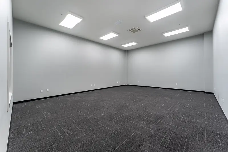 Suite 135: the open room, seen from the entry