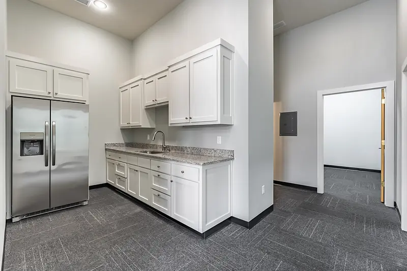 Suite 137: kitchenette